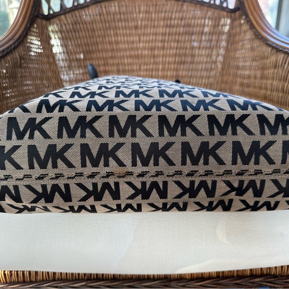 Michael Kors Tote in Black and Tan - Picture 4 of 16